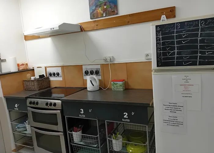 Gazelle And Art Gallery Ruffec (Charente)