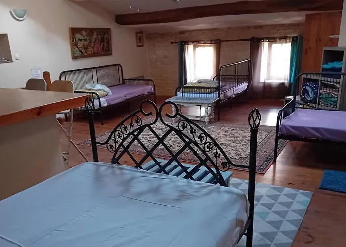 Gazelle And Art Gallery *